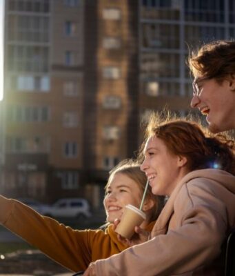 Safe and Respectful Social Experiences in Big Cities Social Experiences in Big Cities